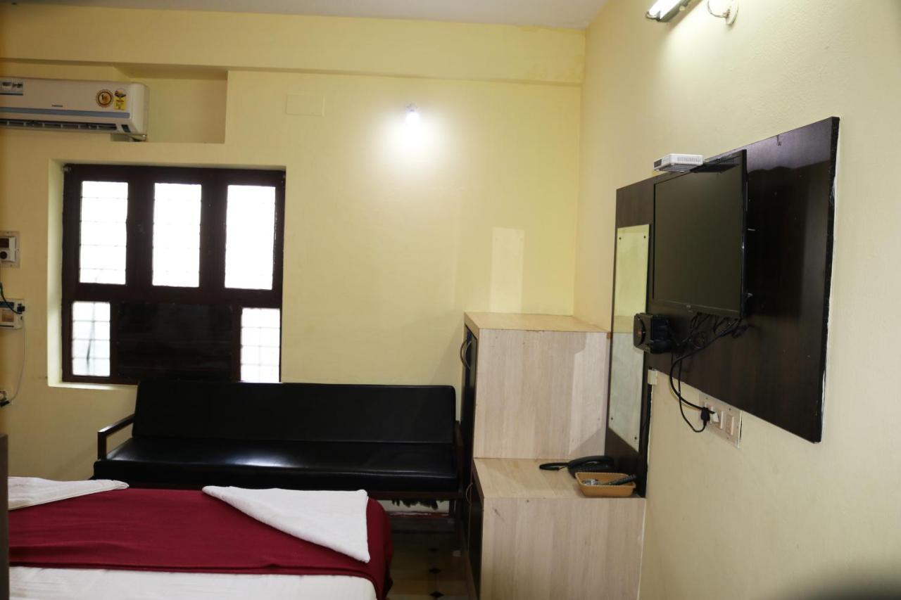 Hotel Siva Sakthi Tiruvannāmalai Exterior foto