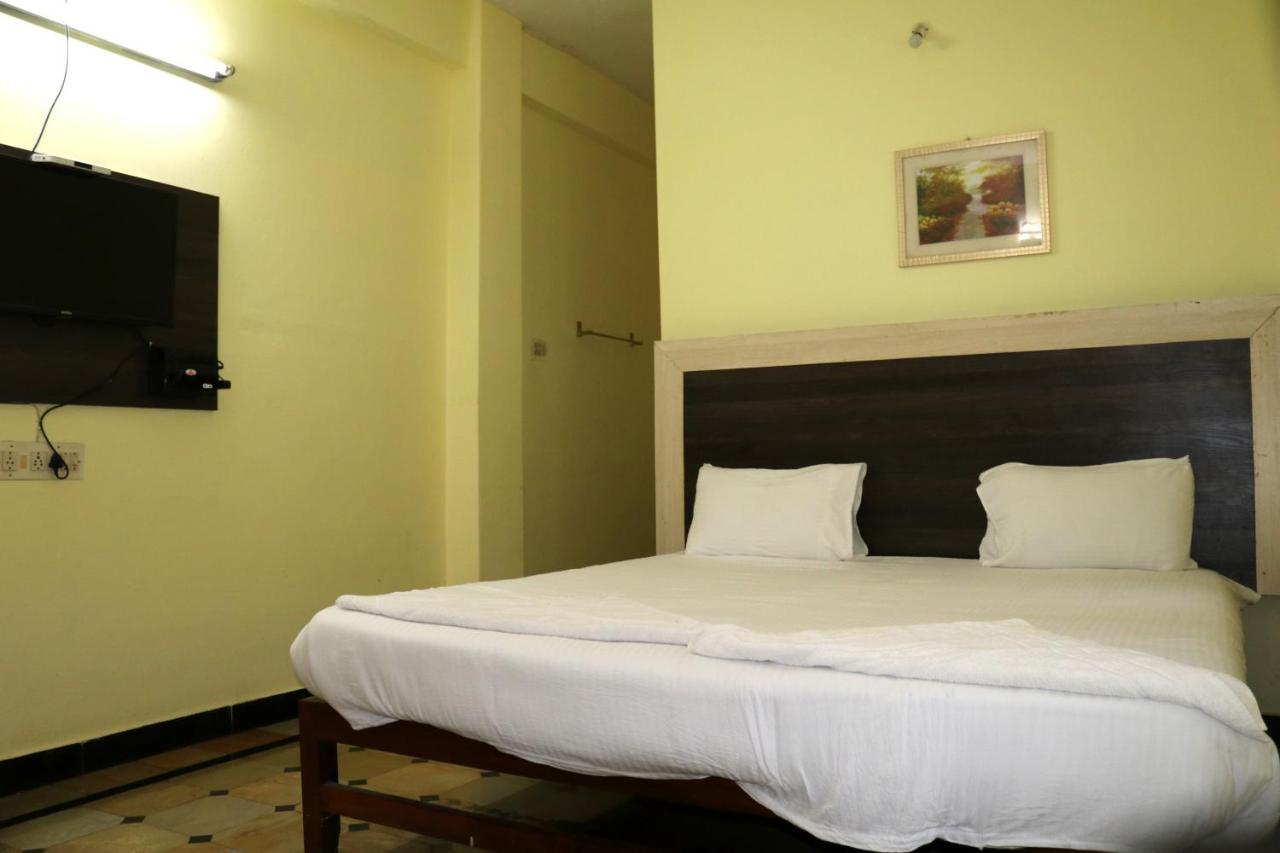 Hotel Siva Sakthi Tiruvannāmalai Exterior foto