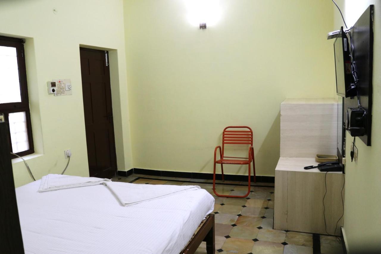 Hotel Siva Sakthi Tiruvannāmalai Exterior foto